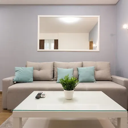 Grand Apartment *